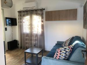 Appartement studio EL PARAISO Roquebrune sur Argens 2 Rue du 8 Mai 1945 83520 Roquebrune-sur Argens Provence-Alpes-Côte d\'Azur