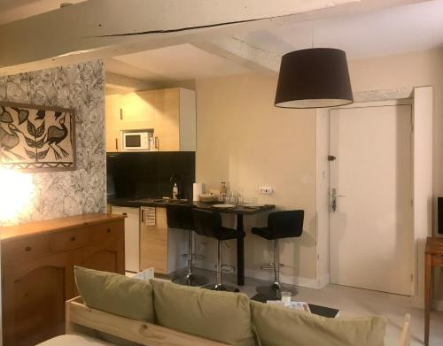Studio en résidence avec parking, métro à 600m