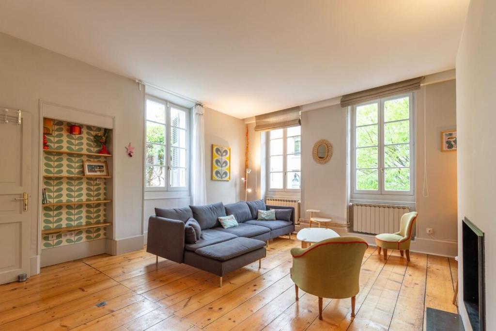 Studio en rez de jardin avec terrasse privée