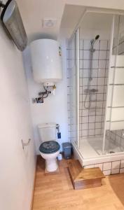 Studio en rez de jardin avec terrasse privée