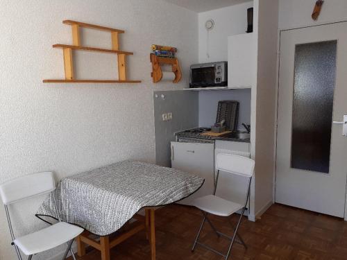 Studio Enchastrayes, 1 pièce, 4 personnes - FR-1-165A-114