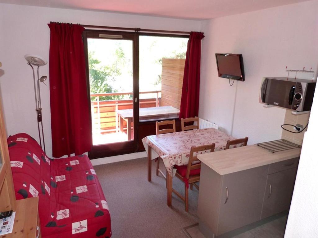 Studio Enchastrayes, 1 pièce, 4 personnes - FR-1-691-32 Immeuble Le Jardin Alpin n° 008, 04400 Enchastrayes
