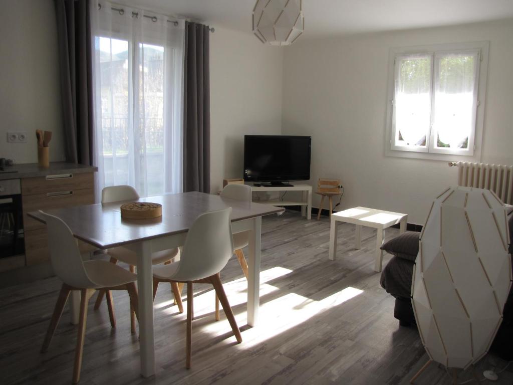 Studio Enchastrayes, 3 pièces, 6 personnes - FR-1-165A-108 04400 Enchastrayes