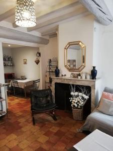 Studio ensoleillé, typique centre historique, wifi