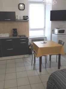 Appartement studio entier 2 personnes centre ville 18 Rue Louis Pasteur 29770 Audierne Bretagne