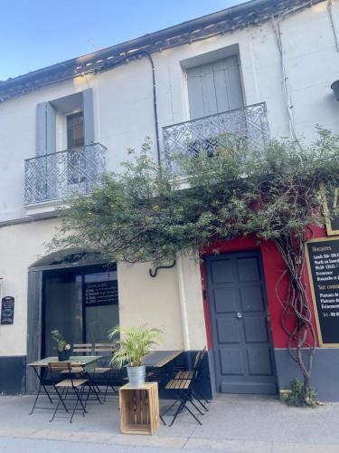 studio entier bien désservi 12m2
