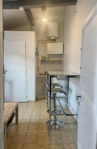 Appartement studio entier bien désservi 12m2 8 Rue Marioge 34000 Montpellier Languedoc-Roussillon