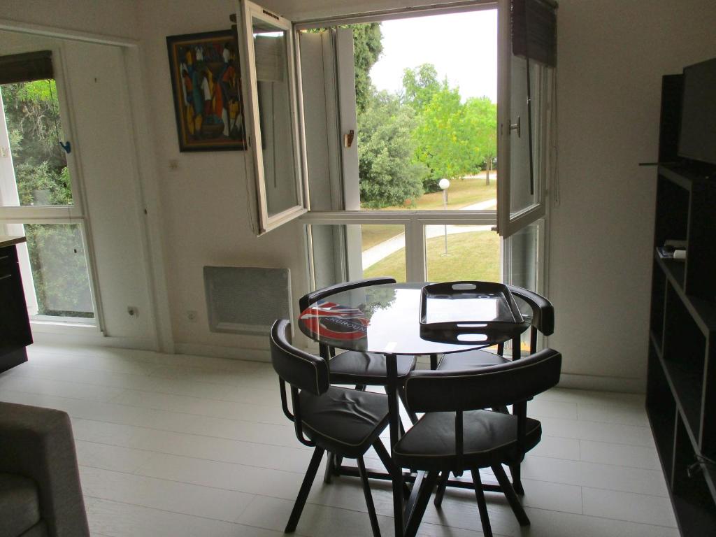 Appartement Studio entièrement rénové 7 Rue du Stade Résidence L'Orée de la Genette 7 Rue du Stade 17000 La Rochelle