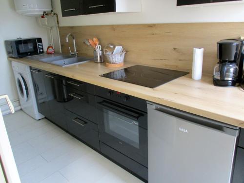 Studio entièrement rénové 7 Rue du Stade Résidence L'Orée de la Genette