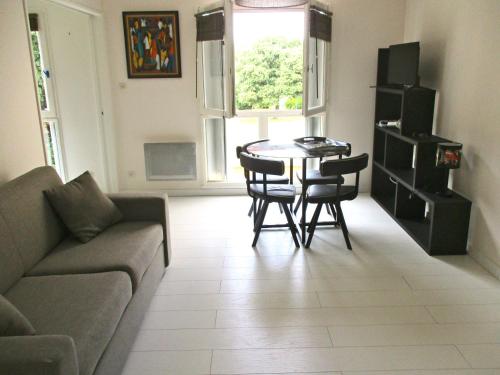 Studio entièrement rénové 7 Rue du Stade Résidence L'Orée de la Genette