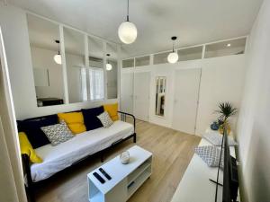 Studio entièrement rénové, situé au cœur du Quartier Haut