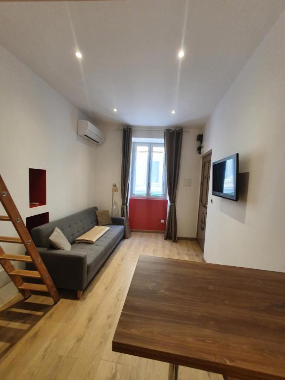 Appartement Studio entièrement rénové vieille ville 7 Rue Roi de Rome 20000 Ajaccio