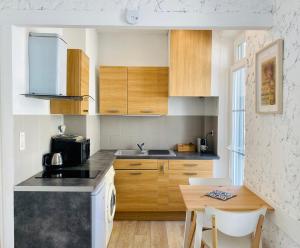 Studio équipé-climatisé avec balcon au Mourillon à 20m de la plage