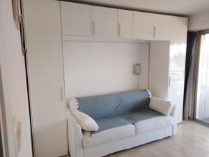 Studio F1 vue mer a 30m des plages