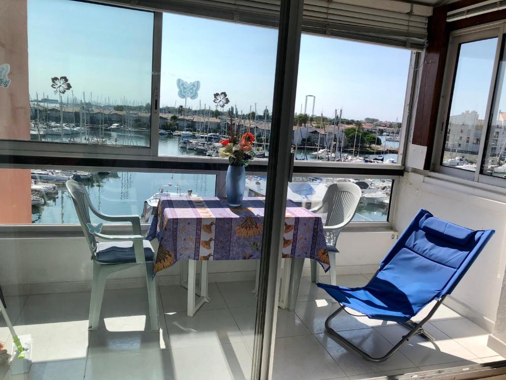 Appartement Studio face au Port Place Saint Clair 34300 Le Cap d\'Agde