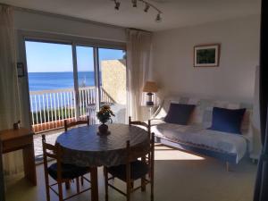 Appartement STUDIO FACE MER 1351 Route de la Corniche 83700 Boulouris-sur-Mer Provence-Alpes-Côte d\'Azur