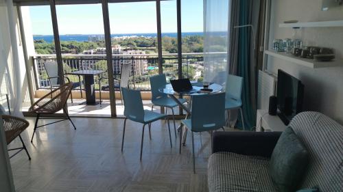 Appartement Studio face mer Mandelieu près de Cannes 150 Avenue de la Marine Royale 06210 Mandelieu-la-Napoule Provence-Alpes-Côte d\'Azur