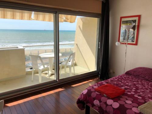 Appartement Studio Face Ocean Apt 97 residence Le Casino 6 Boulevard de la Plage 33680 Lacanau Aquitaine