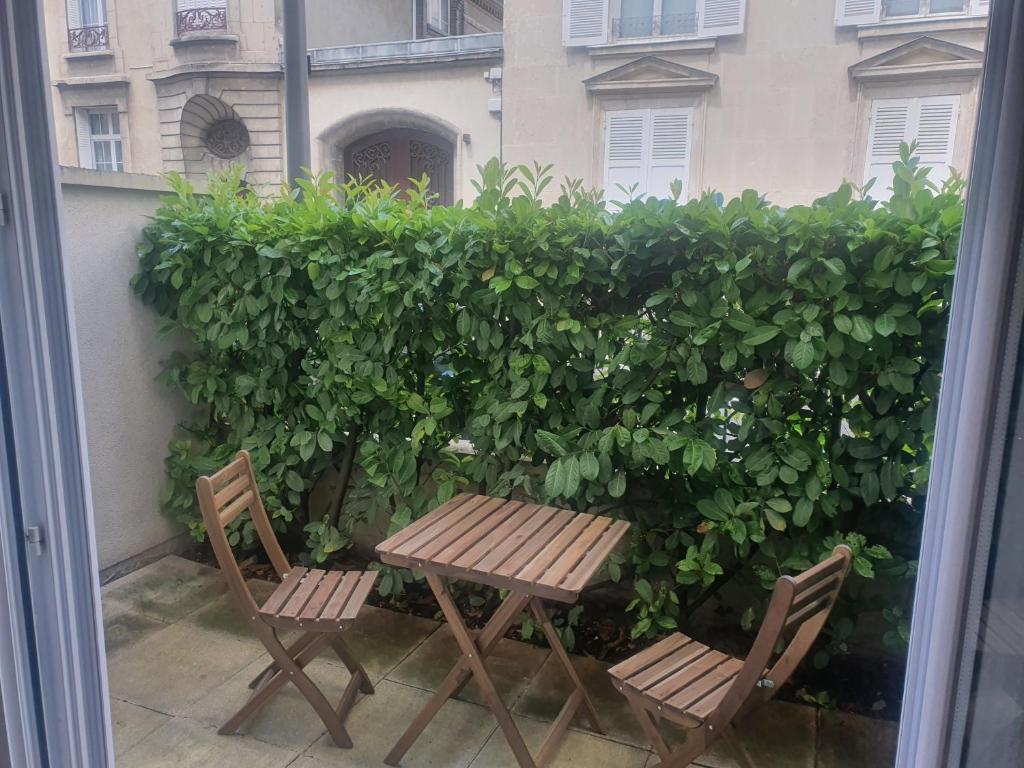 Studio face verdure 93100 Montreuil