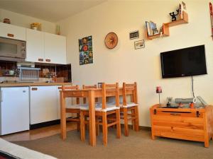 Studio Font-Romeu-Odeillo-Via, 1 pièce, 4 personnes - FR-1-580-17