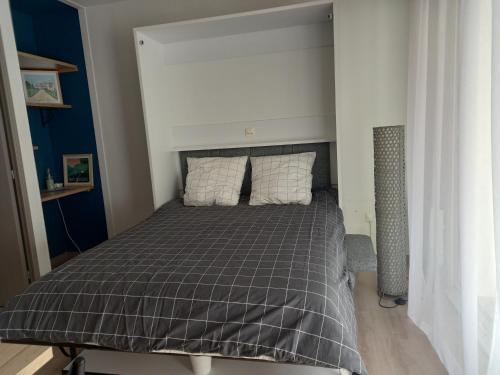 STUDIO GAINDEGIA*terrasse*centre*parking*
