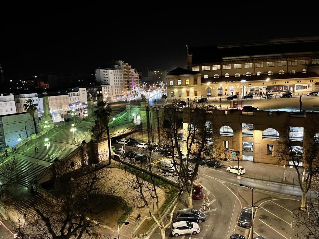 Studio Gare Saint Charles 7eme 10 mns Vieux Port 27 Rue Lafayette, 13001 Marseille