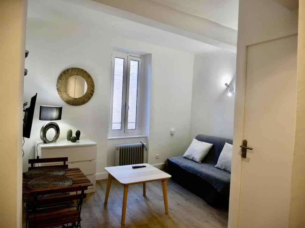 Appartement Studio Garrigue 9 rue Victor Leydet 13580 La Fare-les-Oliviers