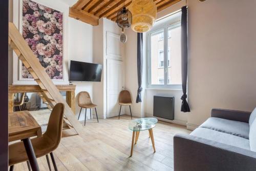 Studio Grande Rue de Vaise -Duplex -Quai de Saône