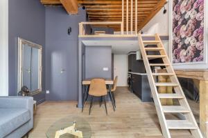 Studio Grande Rue de Vaise -Duplex -Quai de Saône