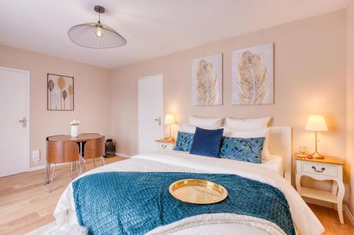 Studio Hôtel - Lit King Size - Parking - Wifi - Proche CDG