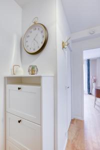 Studio Hôtel - Lit King Size - Parking - Wifi - Proche CDG