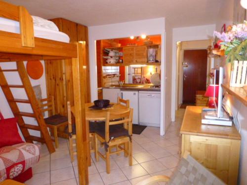 Studio Huez, 1 pièce, 4 personnes - FR-1-405-92