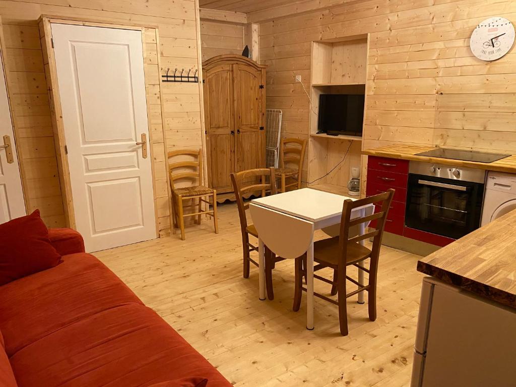 Studio « Huguette » 796 Rue des Agathines, les chavonnes, 73120 Courchevel