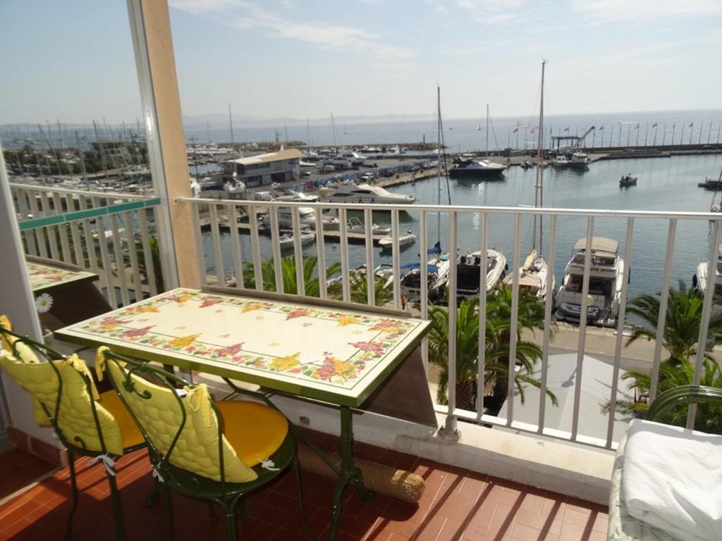 Appartement Studio Hyères, 1 pièce, 2 personnes - FR-1-335-187 LE BEAU PRE B2 4ème étage 4 Avenue Stéphen Liegeard 83400 Hyères