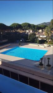 Studio Hyères Port - résidence fermée avec piscine