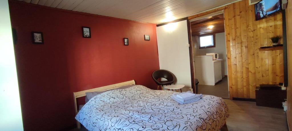 Appartement Studio hypercentre à 2 pas de la gare. Appart n°3 13 Place Caillives 47000 Agen