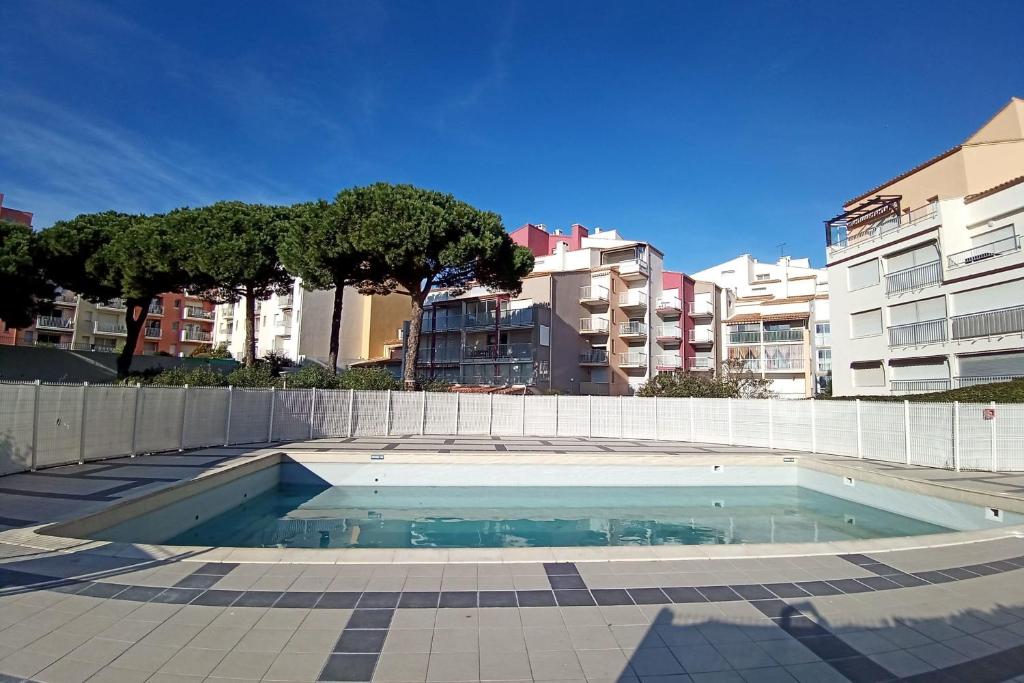 Appartement Studio in a residence with pool 1 Avenue des Sergents 34300 Le Cap d\'Agde