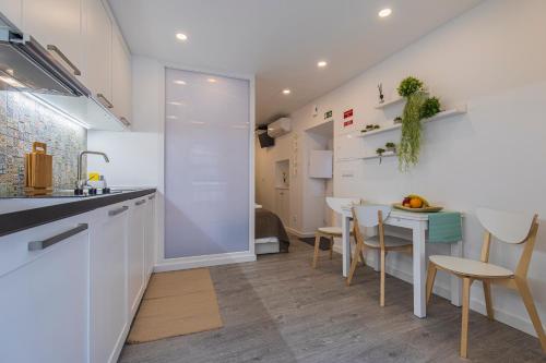Studio in Alfama by Lucky Surface
