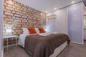 Studio in Alfama by Lucky Surface