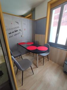 Studio indépendant accès direct autonome.