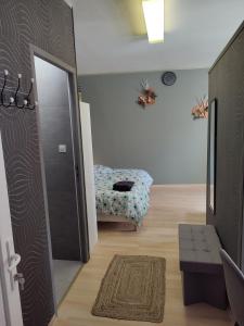 Appartement Studio indépendant accès direct autonome. 17 Rue du Marché aux Chevaux 59360 Le Cateau Nord-Pas-de-Calais
