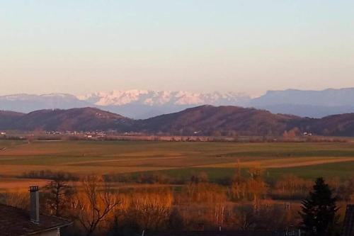 Appartement Studio indépendant au calme avec vue imprenable 133 Montée de la Madone 38260 Bossieu Rhône-Alpes