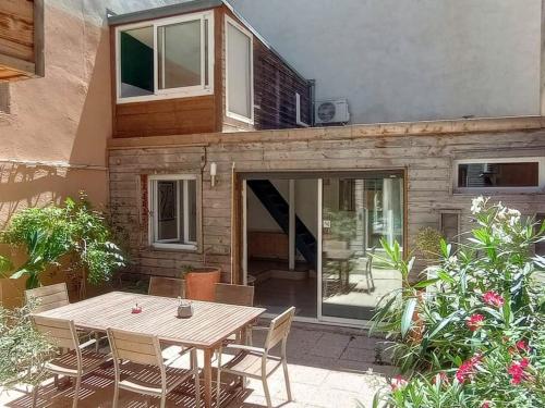Studio indépendant avec patio au cœur de Marseille