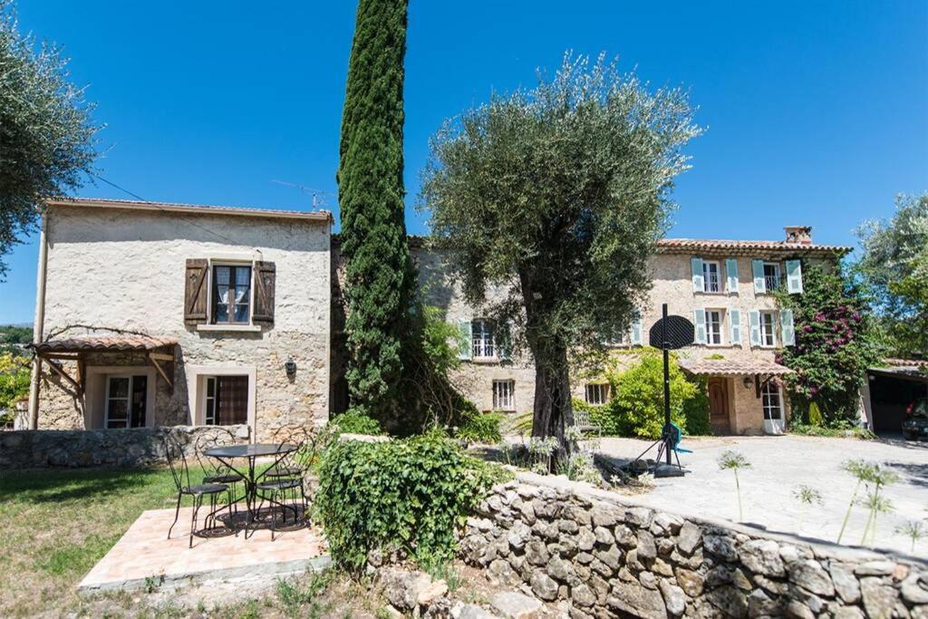 Appartement Studio indépendant dans mas provencal 57 Chemin des Bourges 06650 Le Rouret