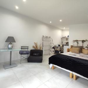 Appartement Studio indépendant dans villa, parking gratuit. 43 Avenue Jean Jaurès 34170 Castelnau-le-Lez Languedoc-Roussillon