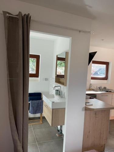 Studio indépendant - Terrasse, jaccuzi, et piscine