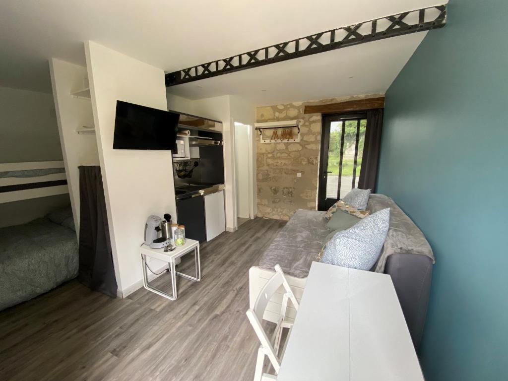 Appartement Studio Indre, La halte de Cuzé, aux abords de la Loire à vélo 1 Impasse de Cuze 37420 Huismes