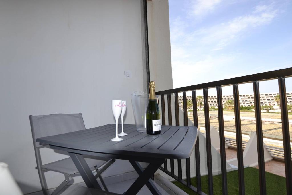 Studio industriel à 50 m de la plage et du port 34140 Mèze
