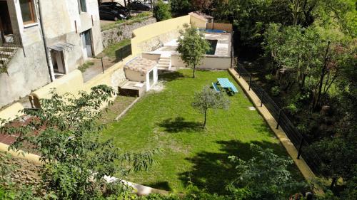 Studio jardin piscine rdc