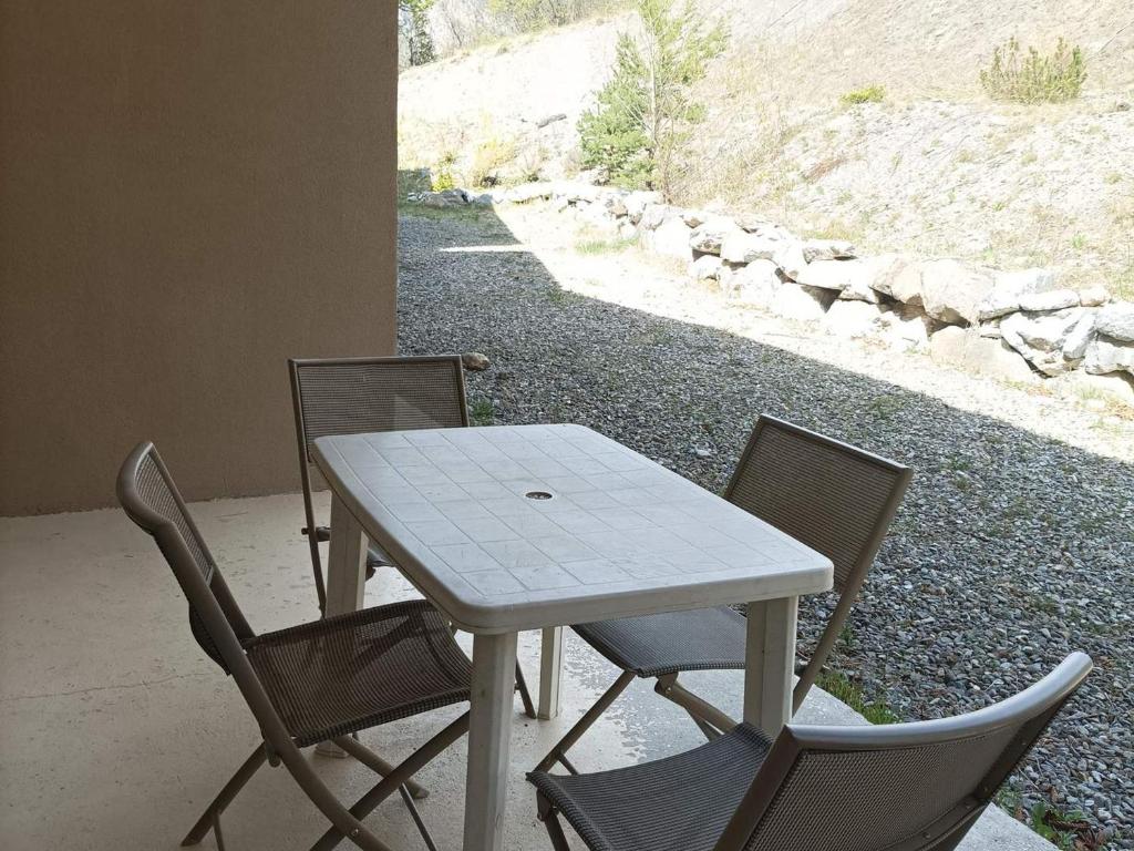 Appartement Studio Jausiers, 1 pièce, 4 personnes - FR-1-165B-51 189 montée des Magnans 04850 Jausiers